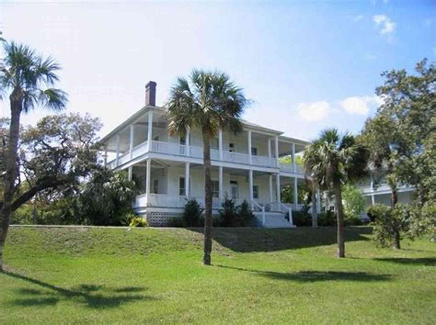Discover The Secrets Of Tybee Island's Stunning Beach Houses Beach House Secrets (Tybee Island 6)