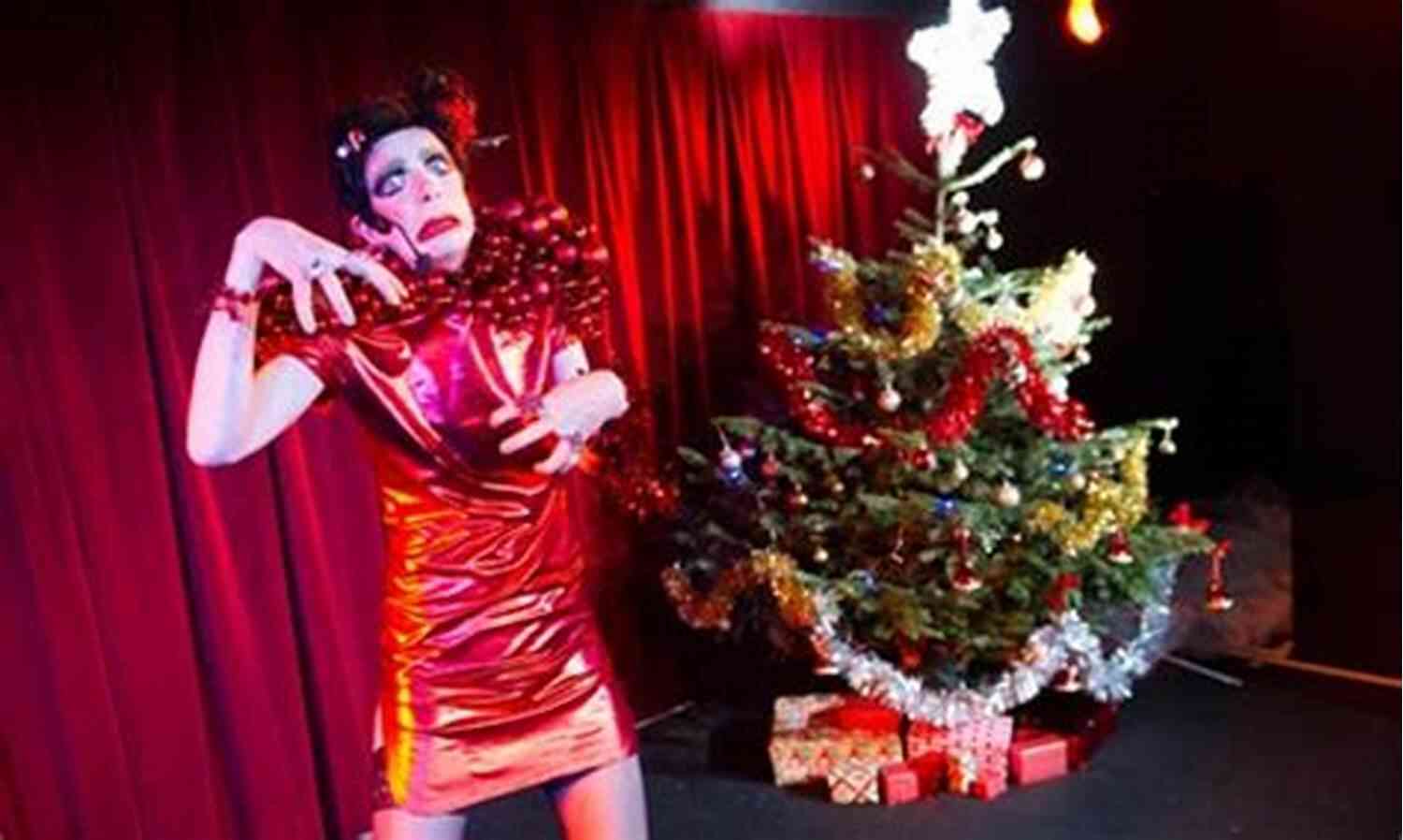 Extravagant Stage Setup On The Merrie Christmas Show The Merrie Christmas Show Lindsay Price