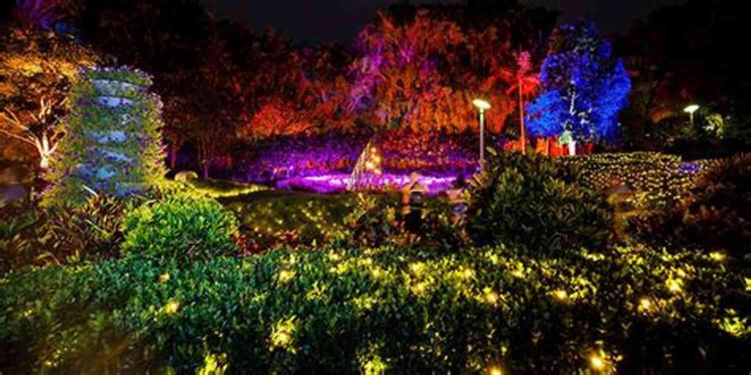 Southern Heart: Enchanting Gardens Displaying The Beauty Of The South Southern Heart (The Southern 5)